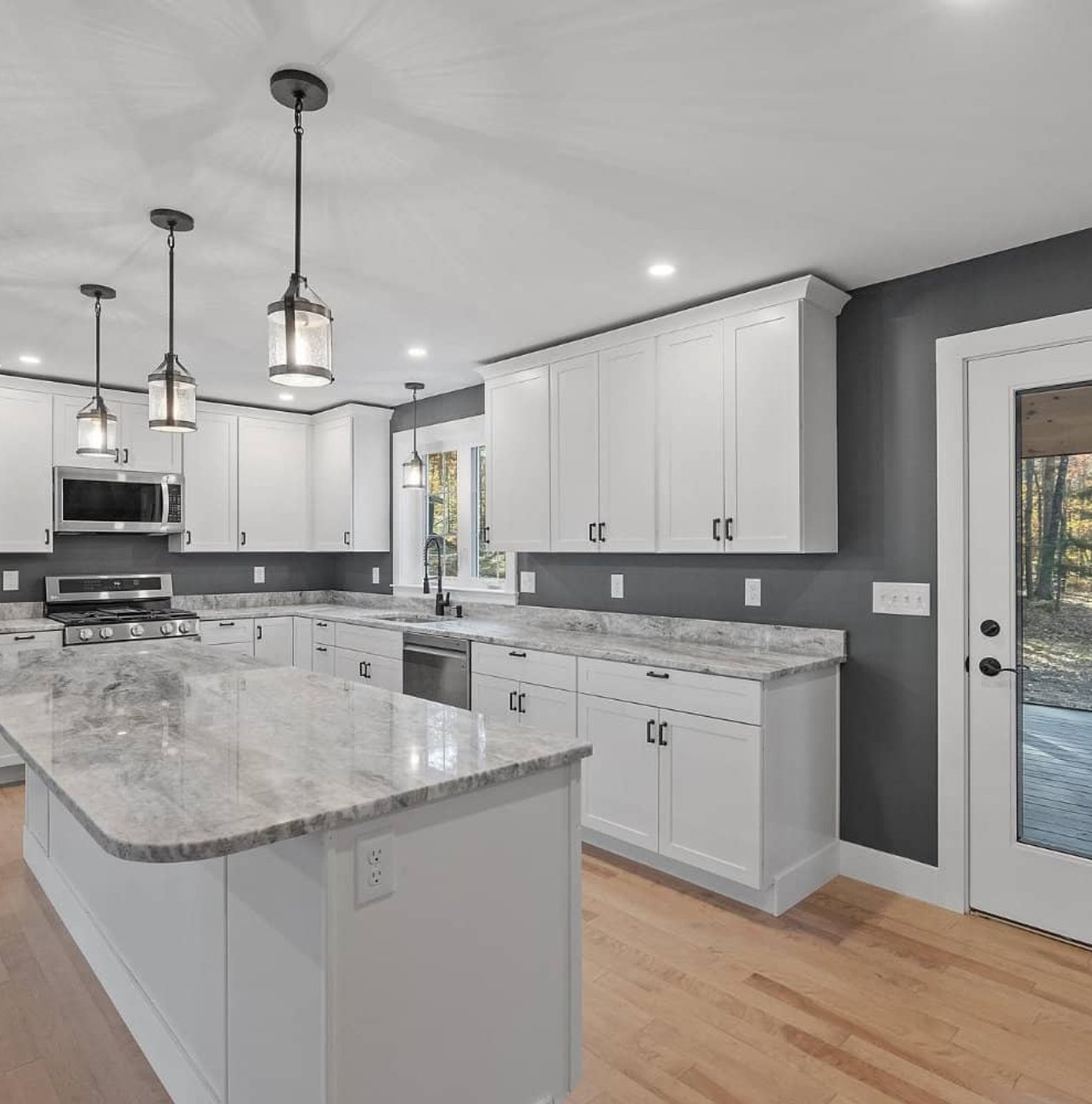 Custom kitchen renovation result in Hamilton